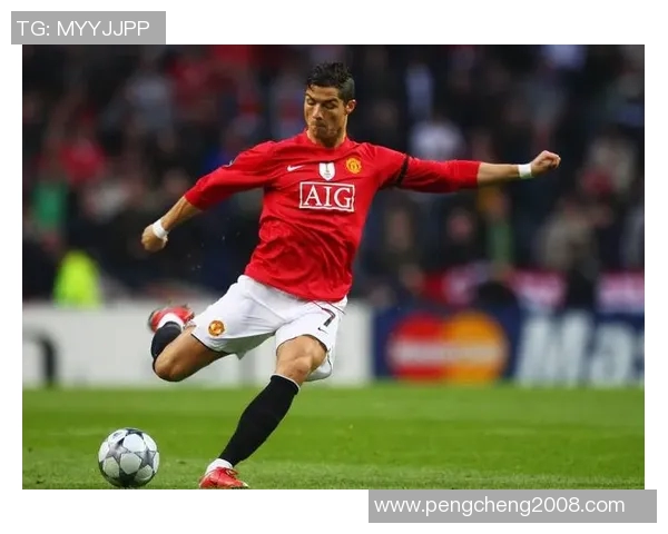 球迷疯狂行为再现欧冠赛场上演抢夺C罗球衣奇观 球迷疯狂行为再现欧冠赛场上演抢夺C罗球衣奇观